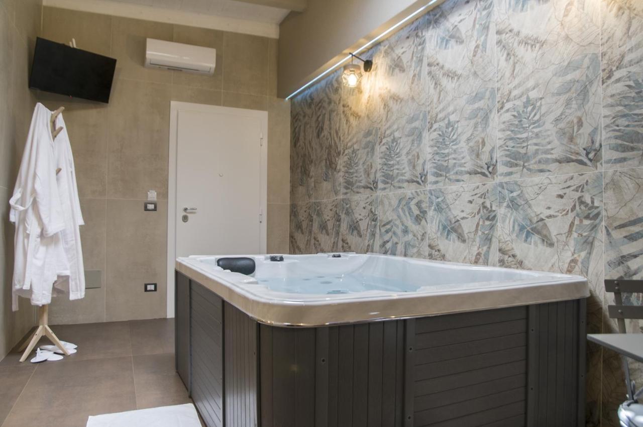 Suite 18 Luxury Apartments Bari Exteriér fotografie